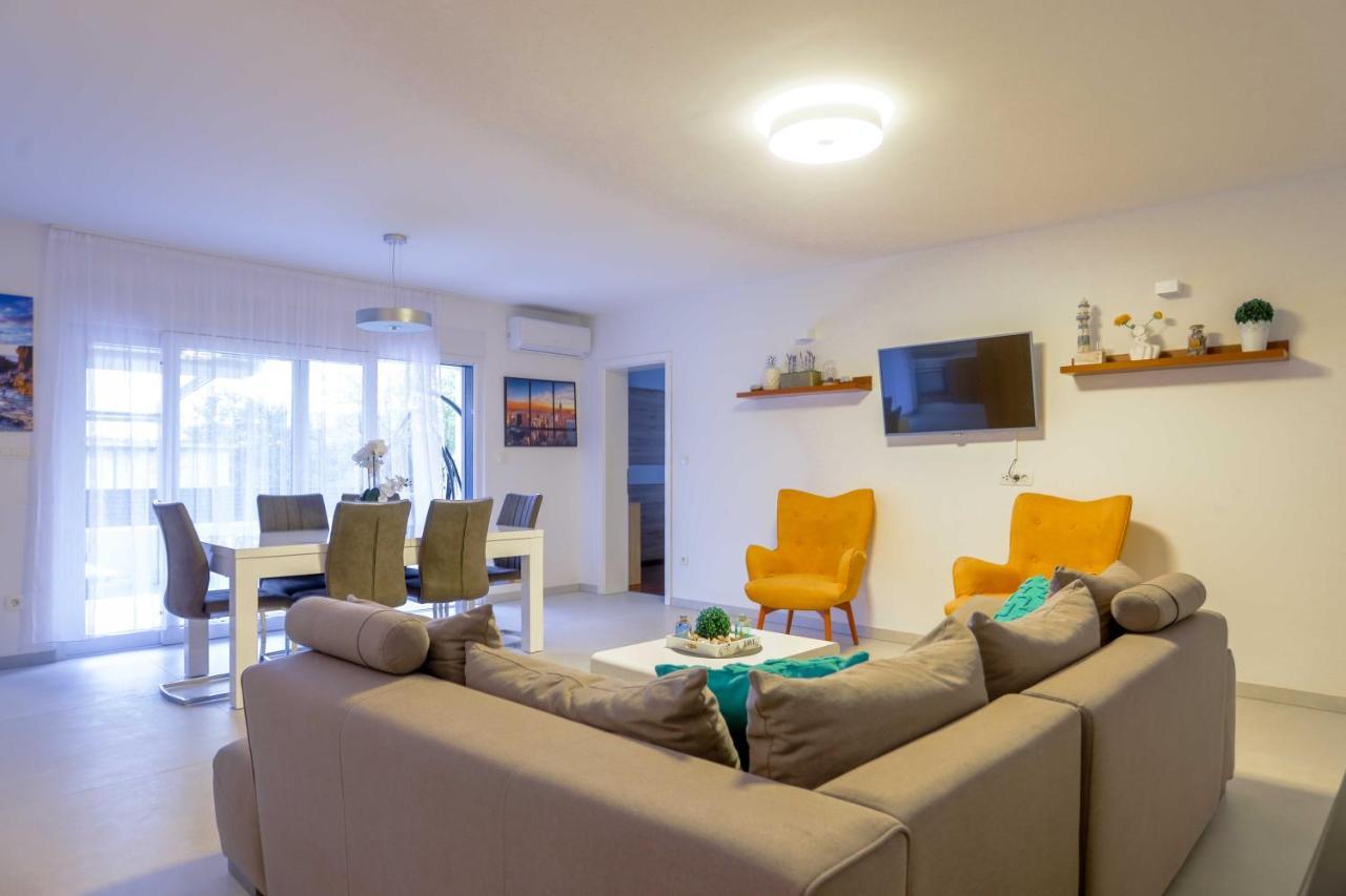 Villa Castelli, Apartment With Pool, Kastela Luaran gambar