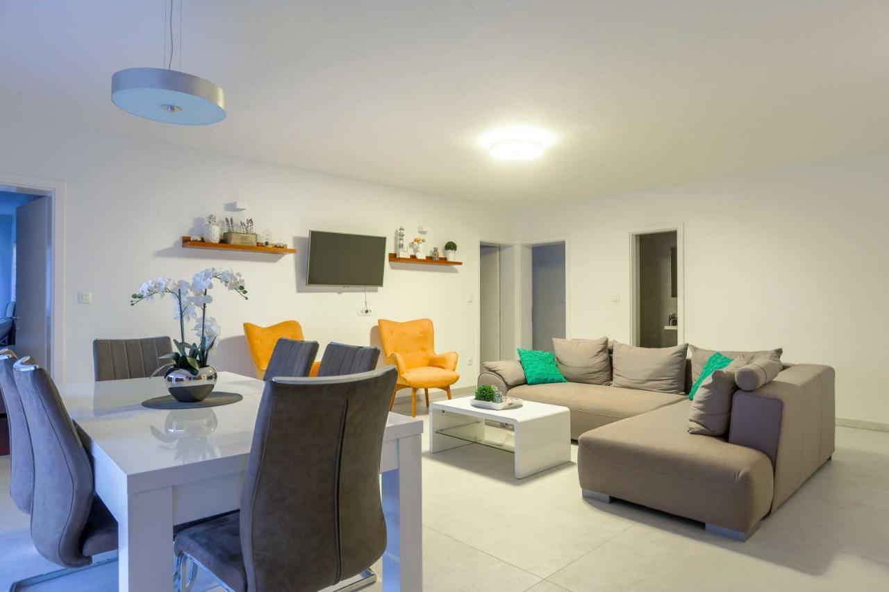 Villa Castelli, Apartment With Pool, Kastela Luaran gambar